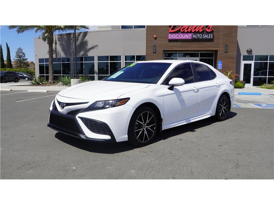 2024 Toyota Camry SE Sedan 4D