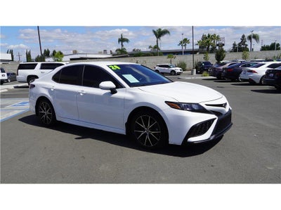 2024 Toyota Camry SE Sedan 4D