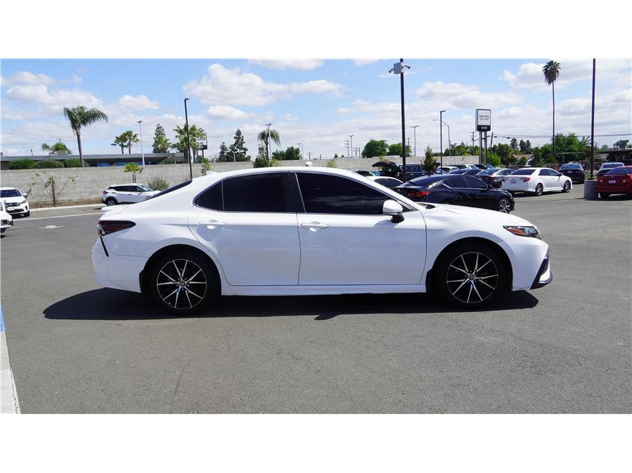 2024 Toyota Camry SE Sedan 4D