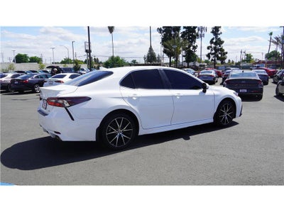 2024 Toyota Camry SE Sedan 4D