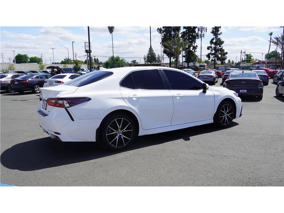 2024 Toyota Camry SE Sedan 4D