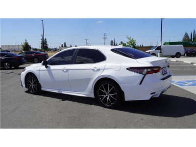 2024 Toyota Camry SE Sedan 4D