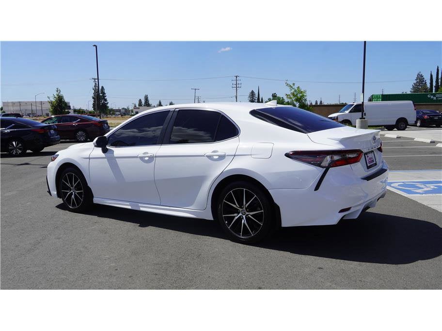 2024 Toyota Camry SE Sedan 4D