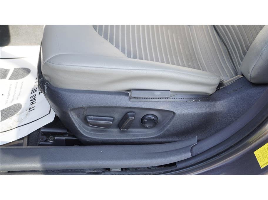 2022 Toyota Camry SE Sedan 4D