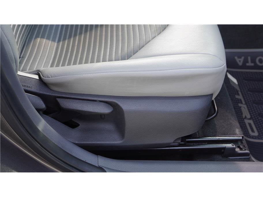 2022 Toyota Camry SE Sedan 4D