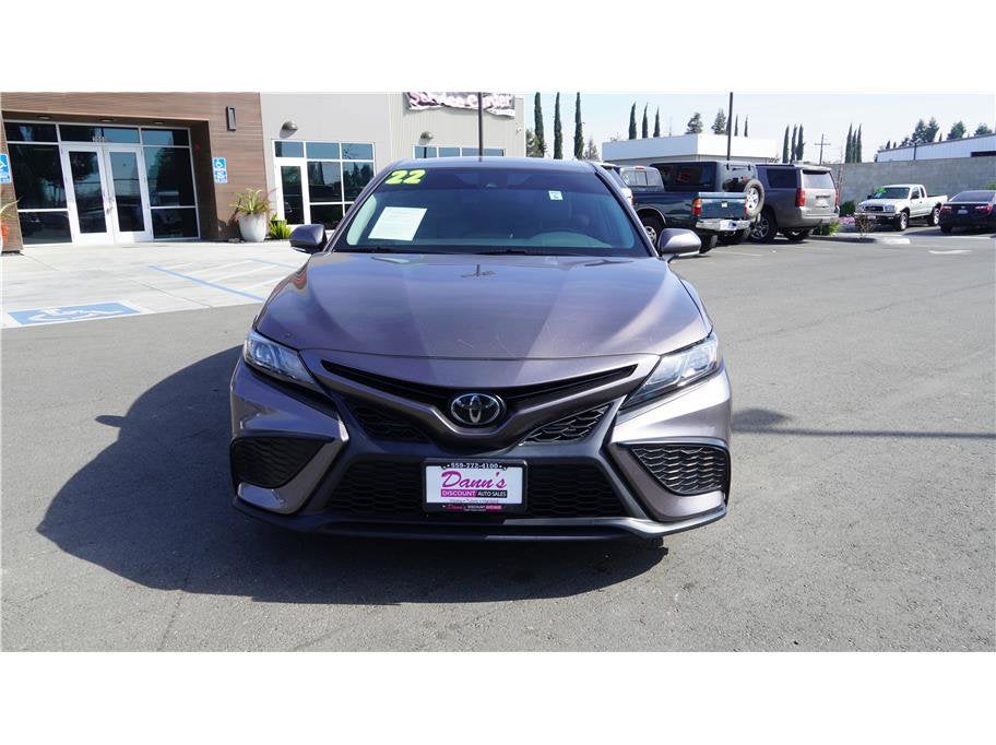 2022 Toyota Camry SE Sedan 4D