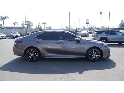 2022 Toyota Camry SE Sedan 4D