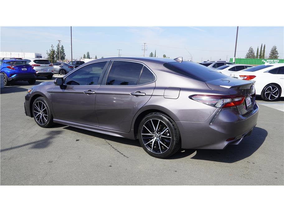 2022 Toyota Camry SE Sedan 4D