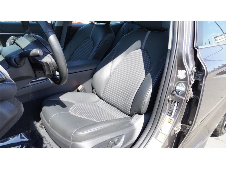 2024 Toyota Camry SE Sedan 4D