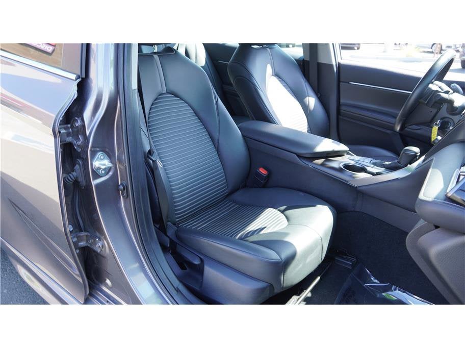 2024 Toyota Camry SE Sedan 4D