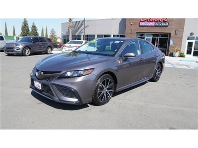 2024 Toyota Camry SE Sedan 4D
