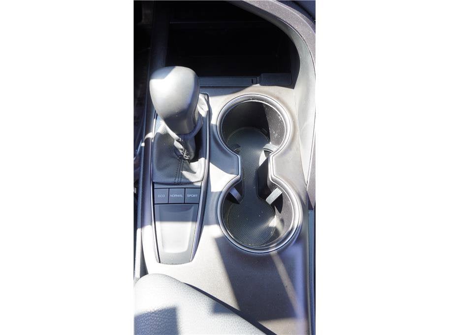 2024 Toyota Camry SE Sedan 4D