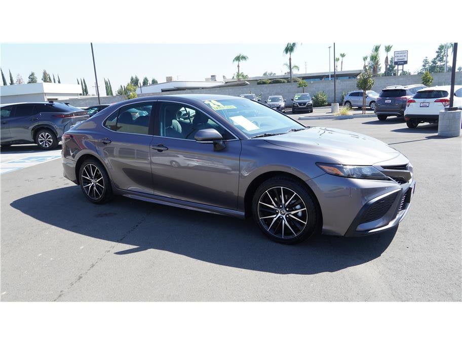 2024 Toyota Camry SE Sedan 4D