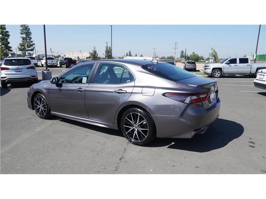 2024 Toyota Camry SE Sedan 4D