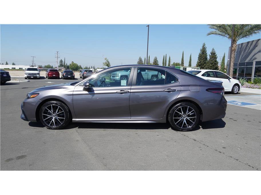 2024 Toyota Camry SE Sedan 4D