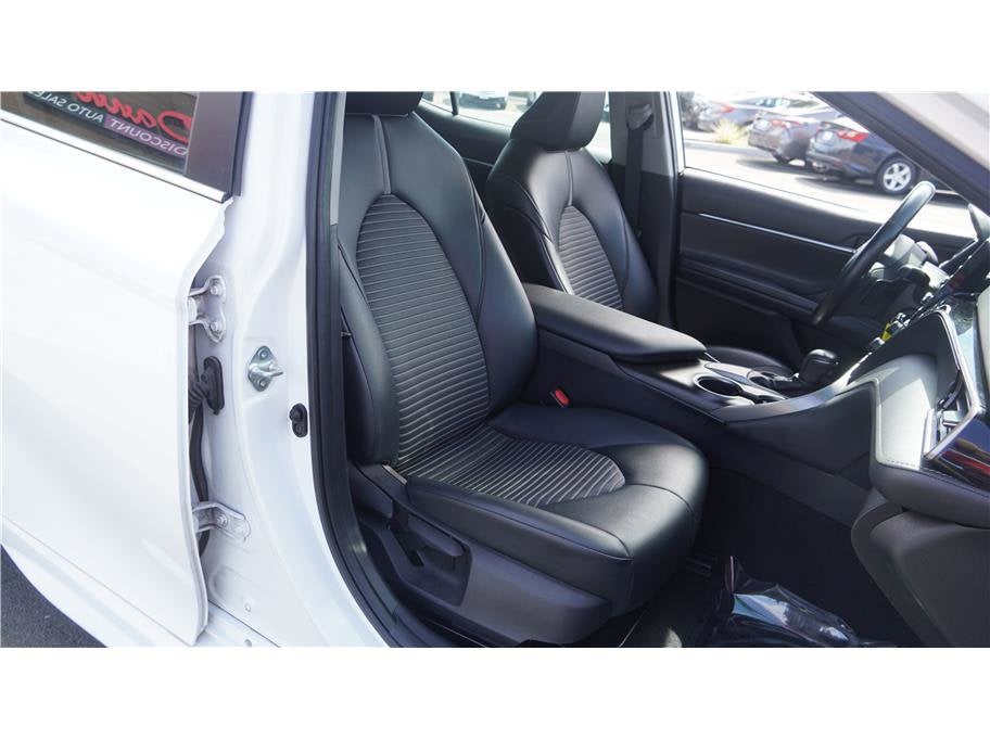 2021 Toyota Camry SE Sedan 4D
