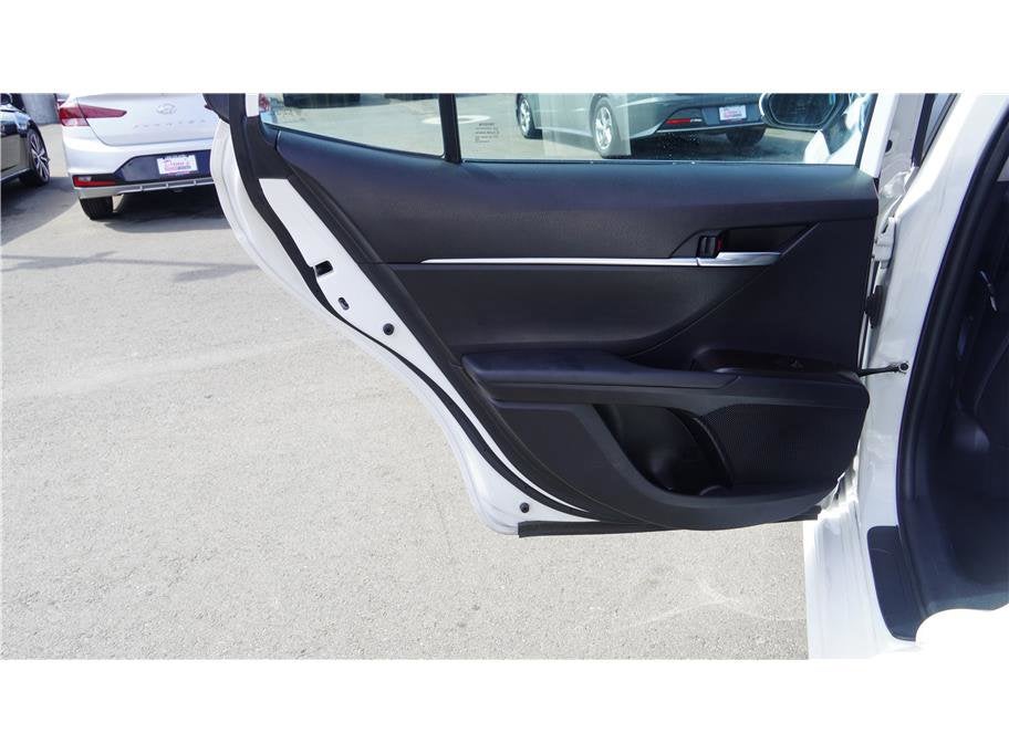 2021 Toyota Camry SE Sedan 4D