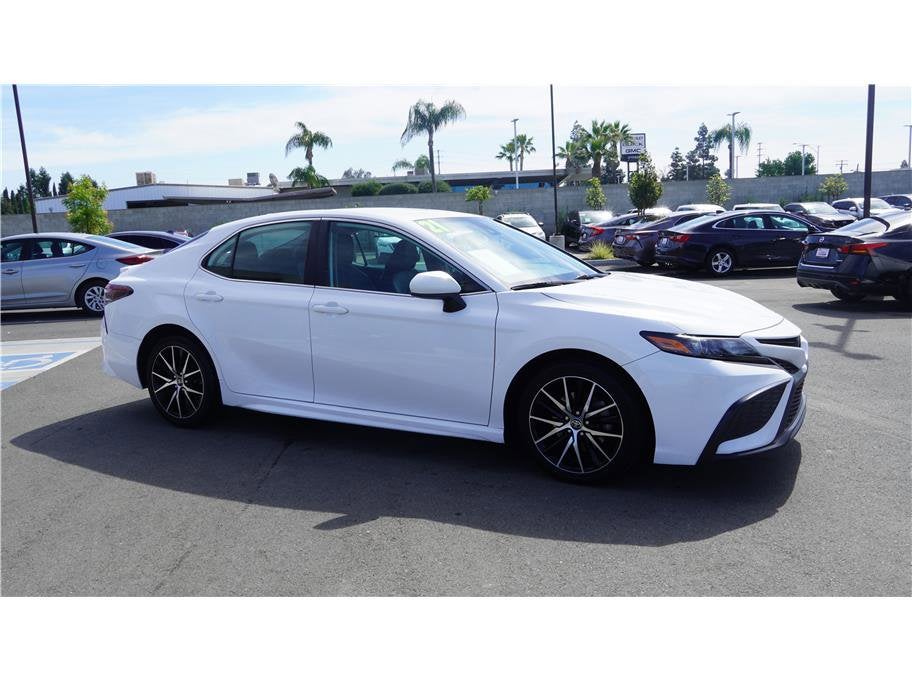 2021 Toyota Camry SE Sedan 4D