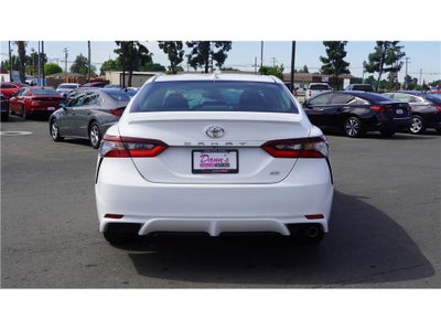 2021 Toyota Camry SE Sedan 4D