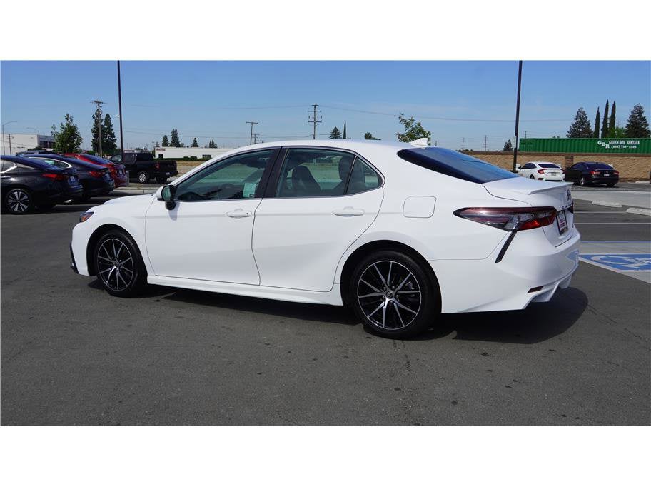 2021 Toyota Camry SE Sedan 4D