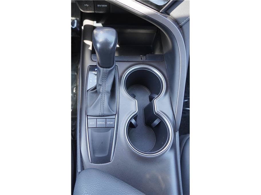 2023 Toyota Camry SE Sedan 4D