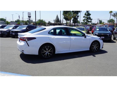 2023 Toyota Camry SE Sedan 4D
