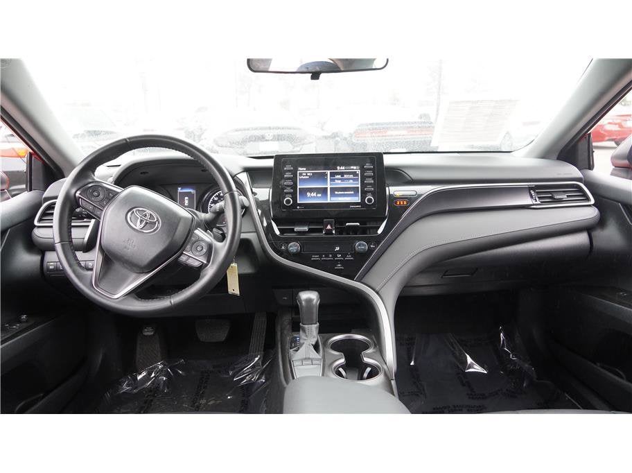 2024 Toyota Camry SE Sedan 4D