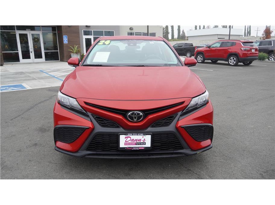 2024 Toyota Camry SE Sedan 4D