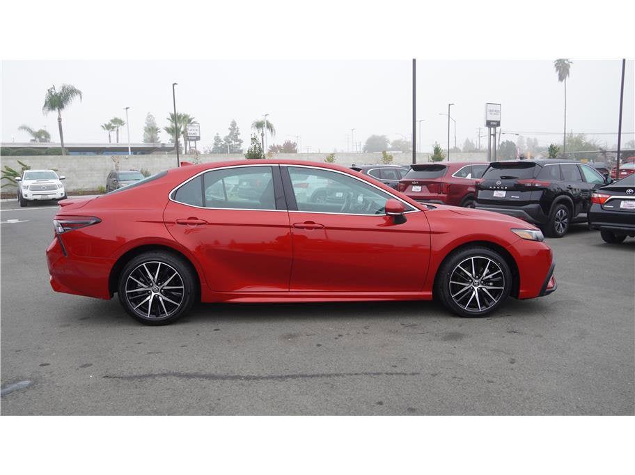 2024 Toyota Camry SE Sedan 4D