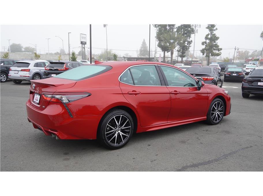 2024 Toyota Camry SE Sedan 4D
