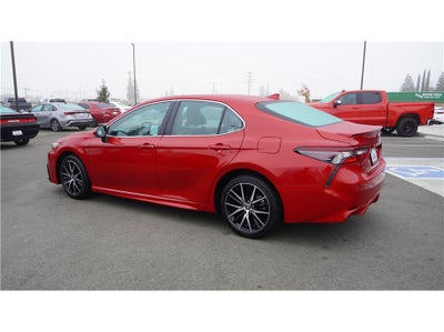 2024 Toyota Camry SE Sedan 4D