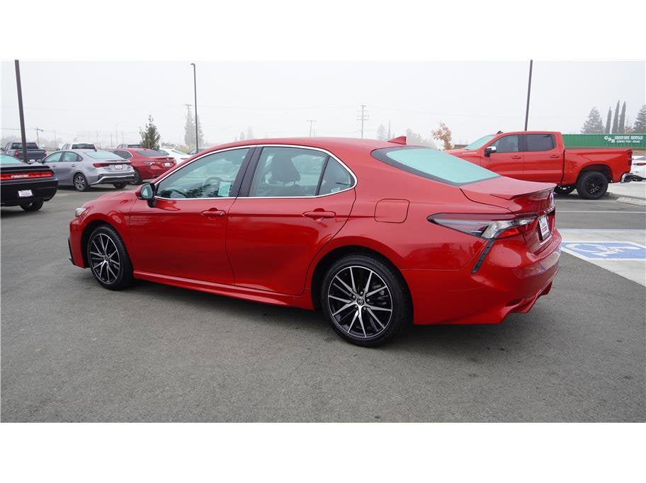 2024 Toyota Camry SE Sedan 4D