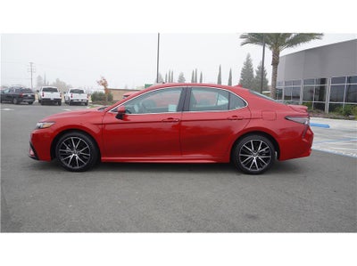 2024 Toyota Camry SE Sedan 4D