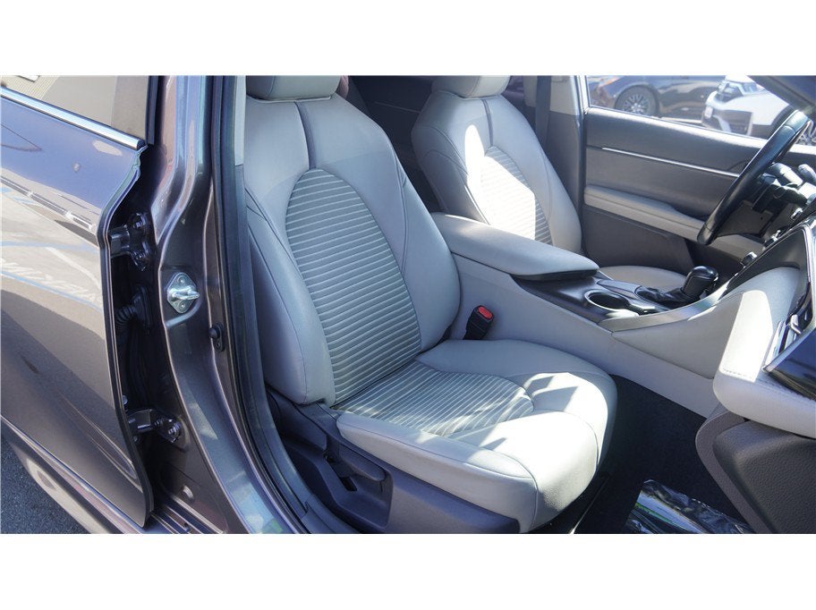2021 Toyota Camry SE Sedan 4D