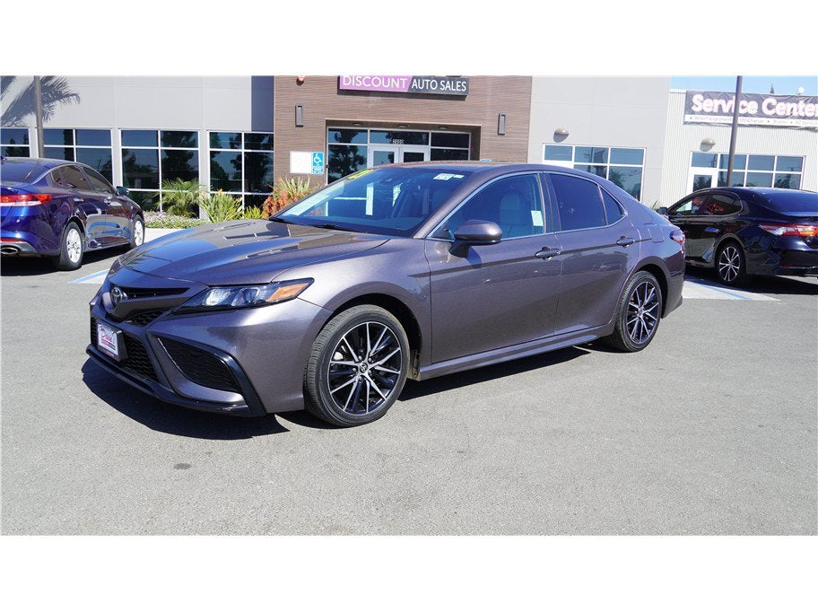 2021 Toyota Camry SE Sedan 4D