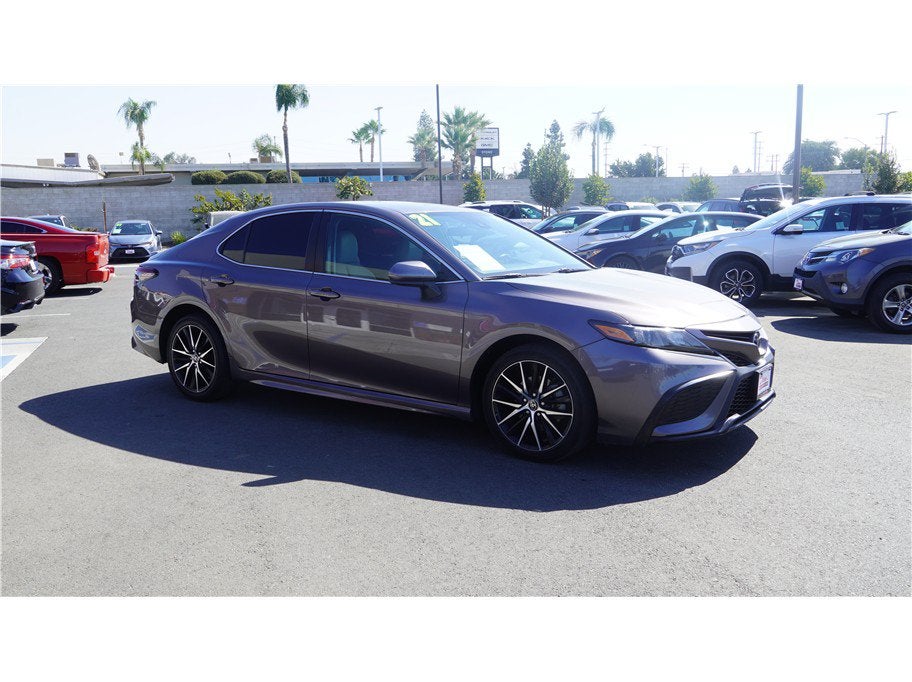 2021 Toyota Camry SE Sedan 4D