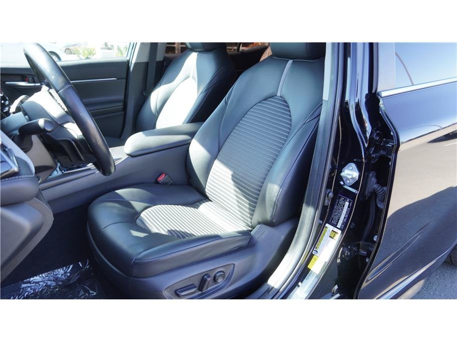 2021 Toyota Camry SE Sedan 4D