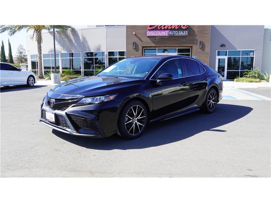 2021 Toyota Camry SE Sedan 4D