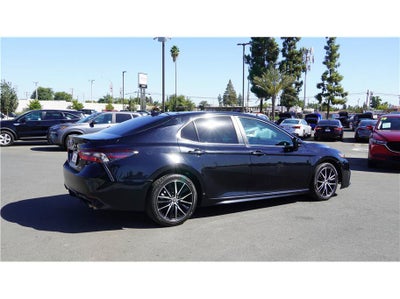 2021 Toyota Camry SE Sedan 4D