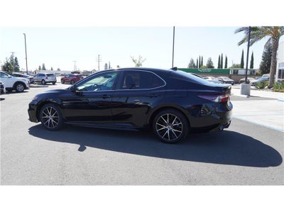 2021 Toyota Camry SE Sedan 4D