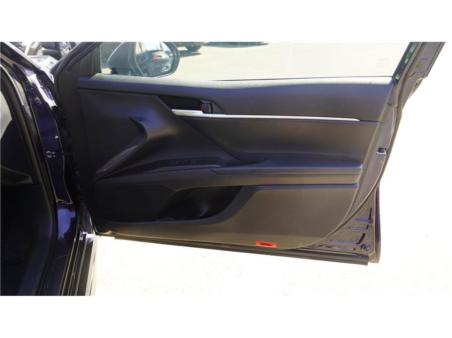 2022 Toyota Camry SE Sedan 4D