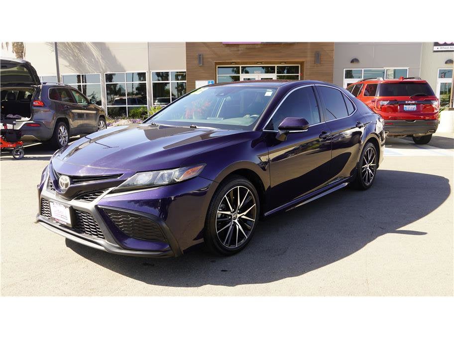 2022 Toyota Camry SE Sedan 4D