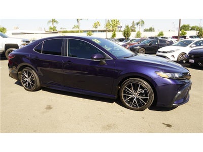 2022 Toyota Camry SE Sedan 4D