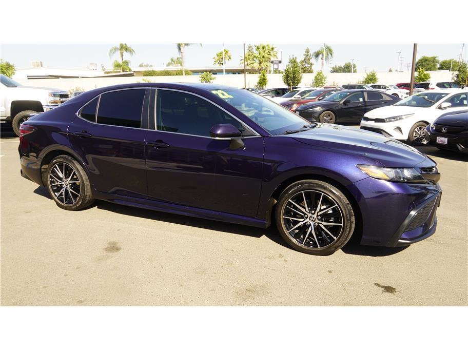 2022 Toyota Camry SE Sedan 4D
