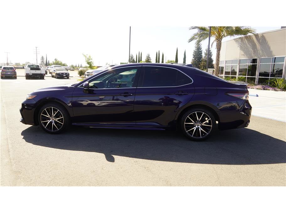 2022 Toyota Camry SE Sedan 4D
