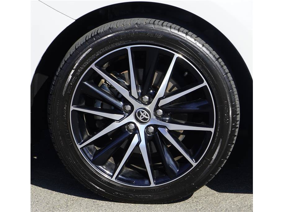 2024 Toyota Camry SE Sedan 4D