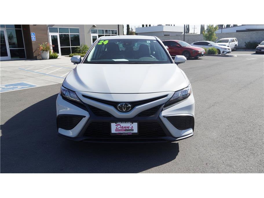 2024 Toyota Camry SE Sedan 4D