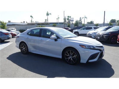 2024 Toyota Camry SE Sedan 4D