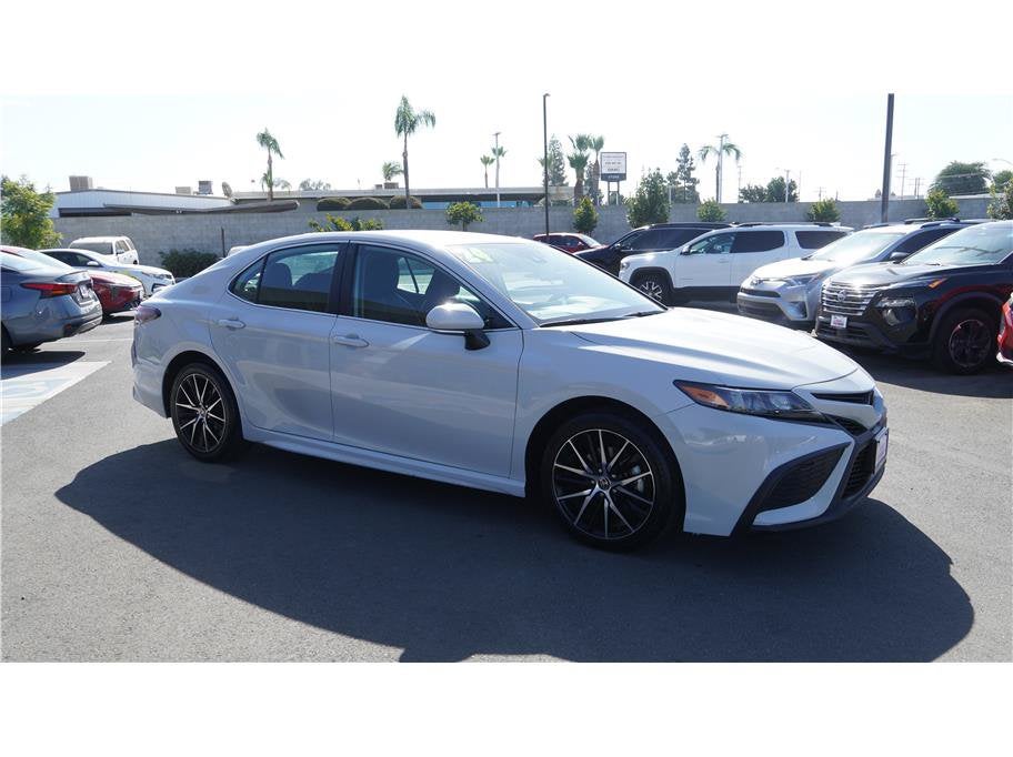 2024 Toyota Camry SE Sedan 4D