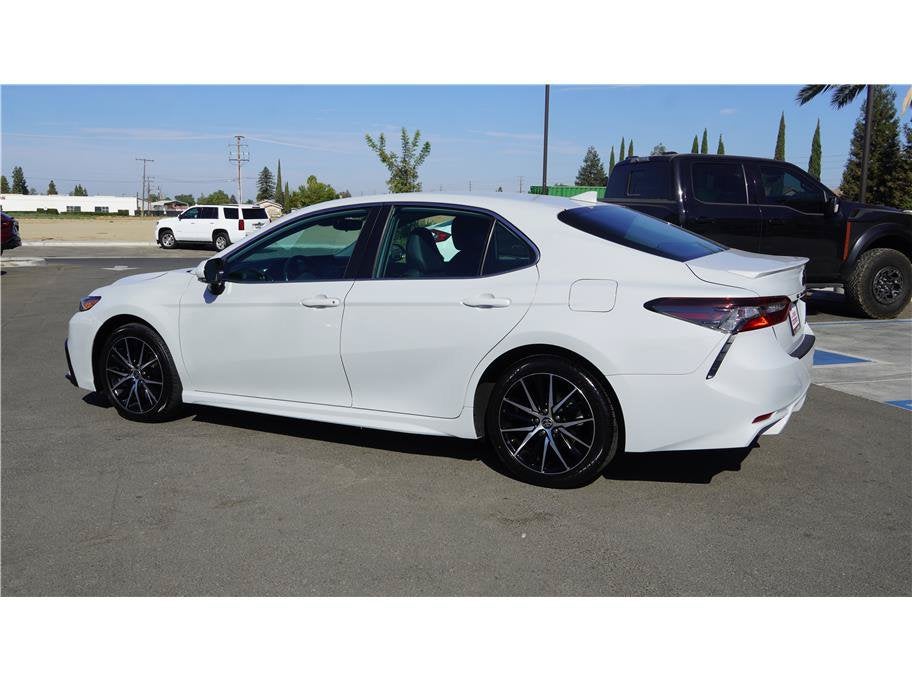 2024 Toyota Camry SE Sedan 4D